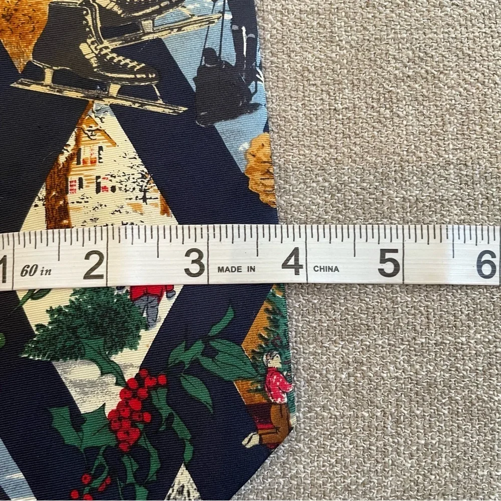 Structure Vintage 100% Silk Made in USA Christmas Holiday Vignettes Necktie